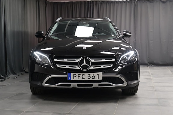 Mercedes-Benz E220 d 3 of 5