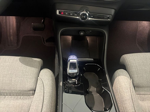 Volvo C40 13 of 16