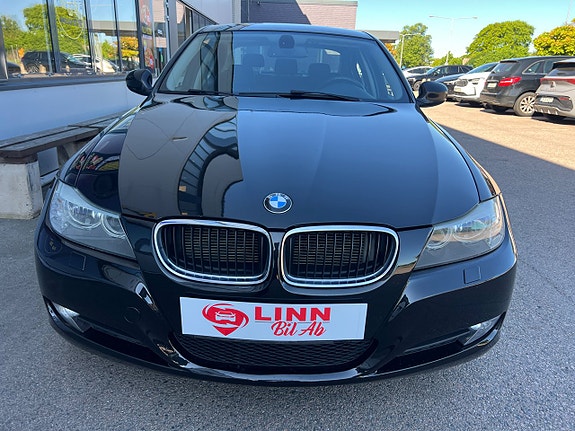 BMW 318i 2 of 5