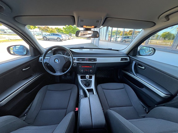 BMW 318i 11 of 22