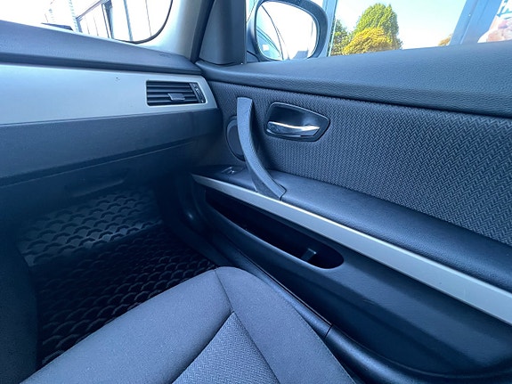 BMW 318i 21 of 22