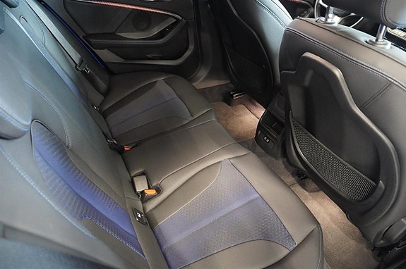 BMW 118i 11 of 17