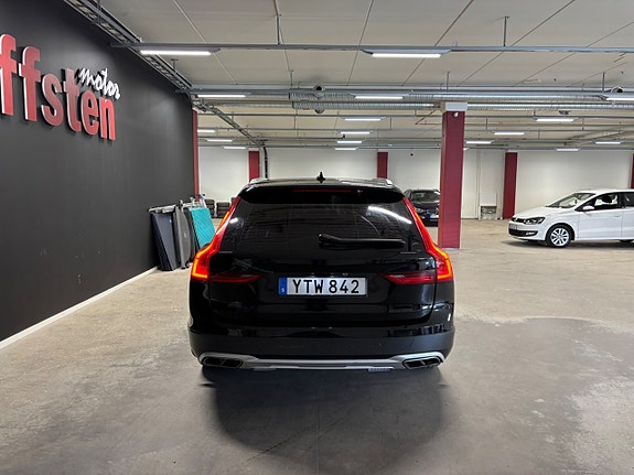 Volvo V90 Cross Country 4 of 5