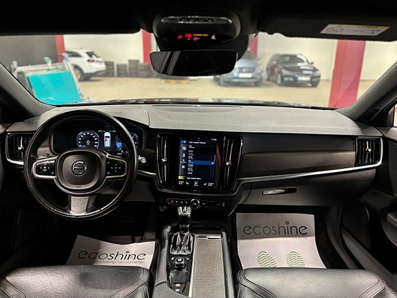Volvo V90 Cross Country 9 of 18