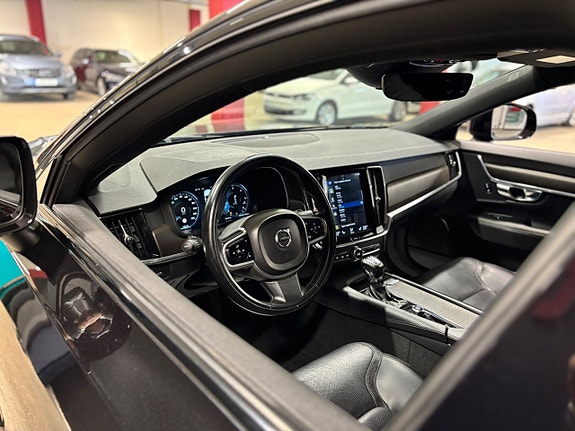 Volvo V90 Cross Country 8 of 18