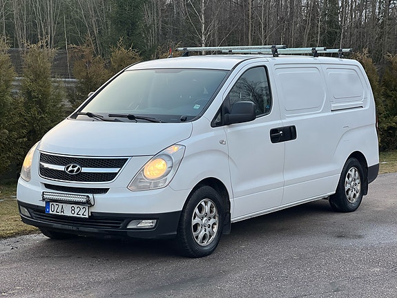 Hyundai H-1 2 of 5