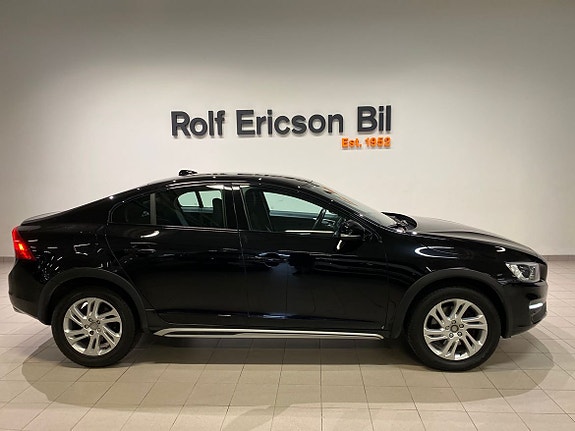 Volvo S60 Cross Country 2 of 5