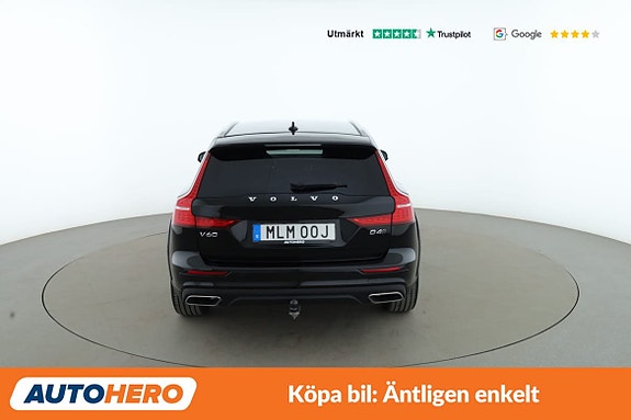 Volvo V60 Cross Country 4 of 5