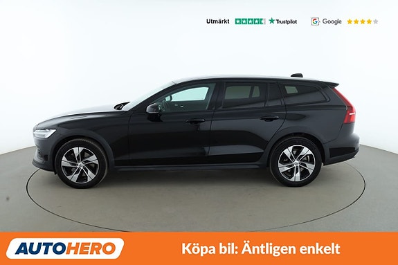 Volvo V60 Cross Country 2 of 5