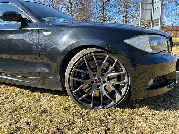 BMW 120d 4 of 5