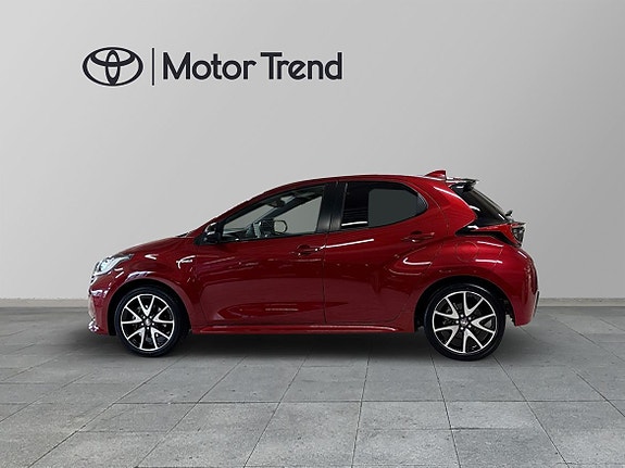 Toyota Yaris 3 of 5