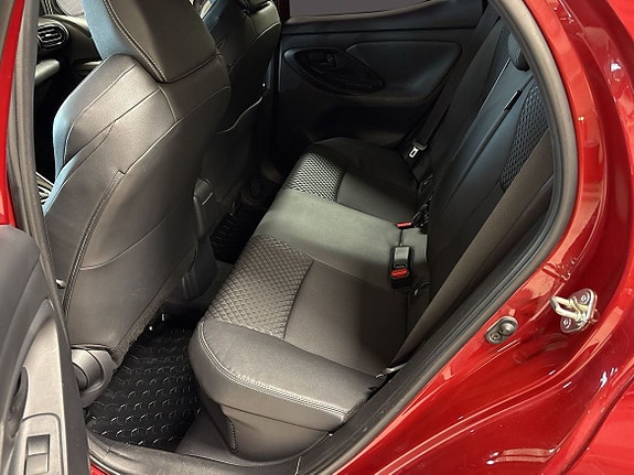 Toyota Yaris 8 of 11
