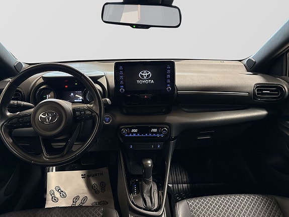 Toyota Yaris 9 of 11
