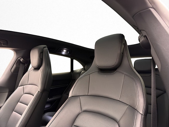 Porsche Taycan 11 of 30