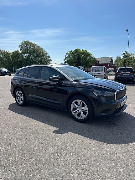 Skoda Enyaq 3 of 5