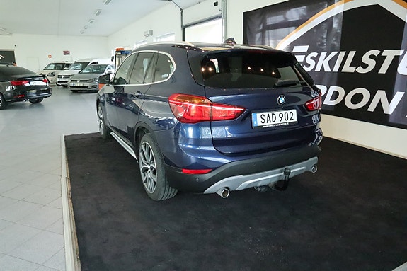 BMW X1 4 of 5