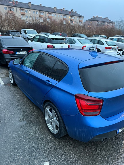 BMW 120d 4 of 5