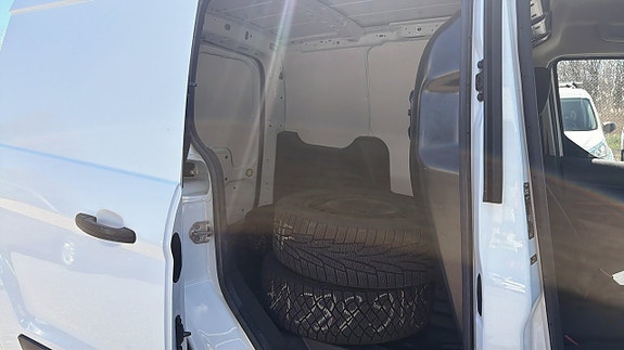 Ford Transit Connect 5 of 9