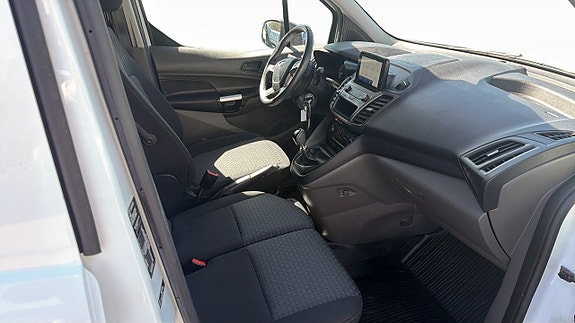 Ford Transit Connect 3 of 9