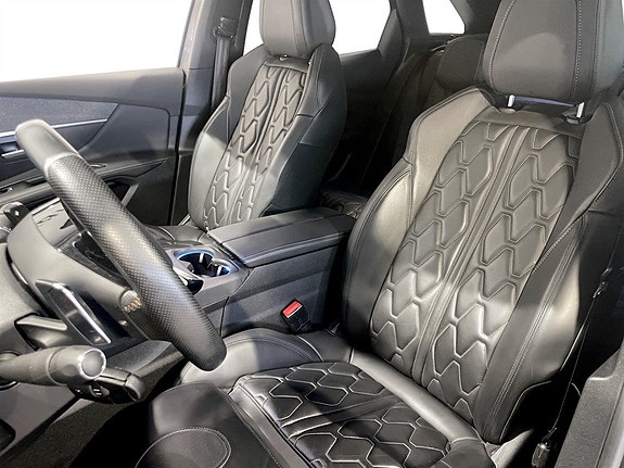 Peugeot 3008 4 of 5