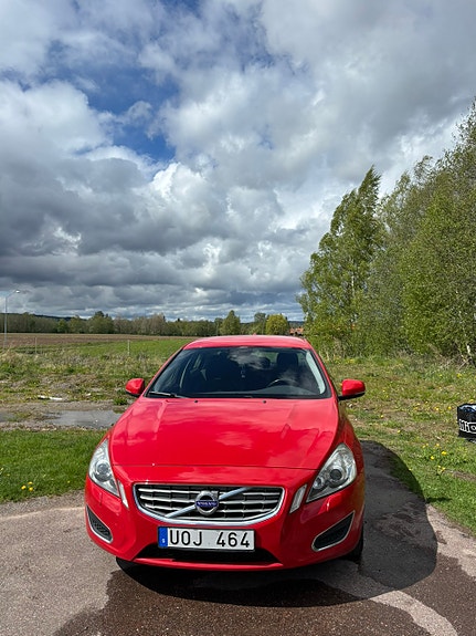 Volvo S60 3 of 5