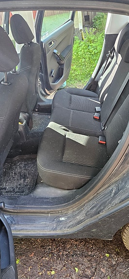Peugeot 208 10 of 13
