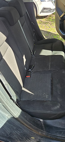 Peugeot 208 8 of 13