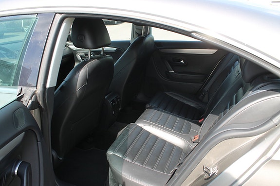 Volkswagen Passat CC 9 of 10