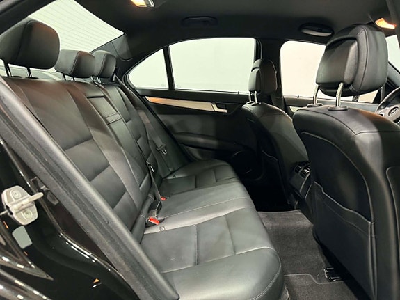 Mercedes-Benz C220 9 of 18