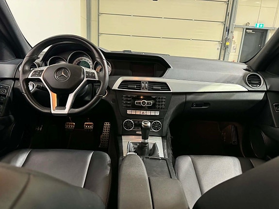 Mercedes-Benz C220 11 of 18