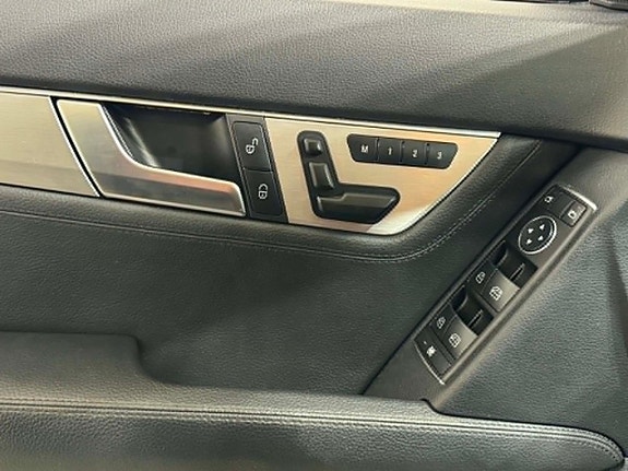 Mercedes-Benz C220 14 of 18