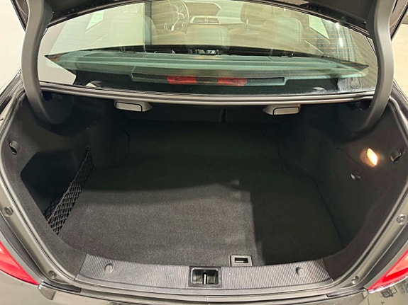 Mercedes-Benz C220 10 of 18