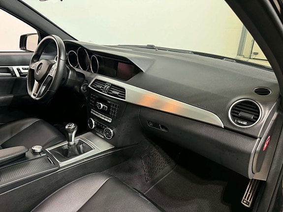 Mercedes-Benz C220 6 of 18