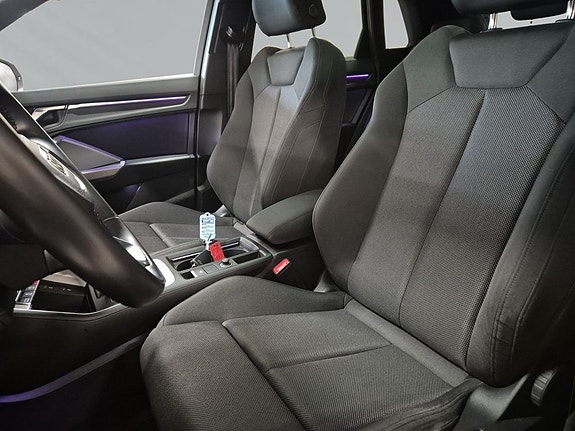 Audi Q3 8 of 9