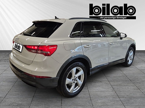 Audi Q3 4 of 5