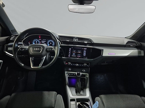 Audi Q3 7 of 9