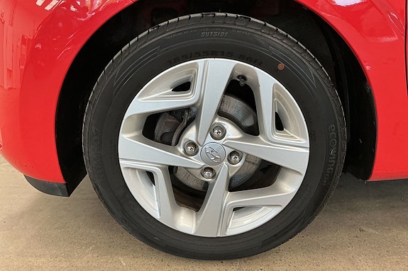 Hyundai i10 20 of 23