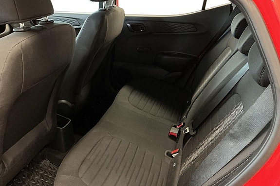 Hyundai i10 13 of 23