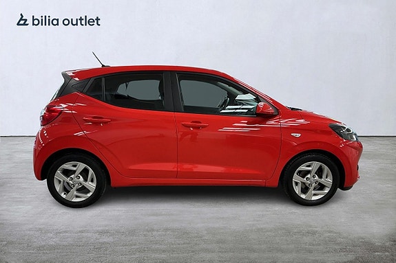 Hyundai i10 6 of 23