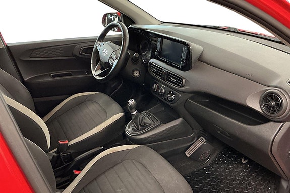 Hyundai i10 10 of 23