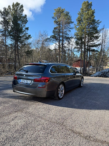 BMW 520d 3 of 4