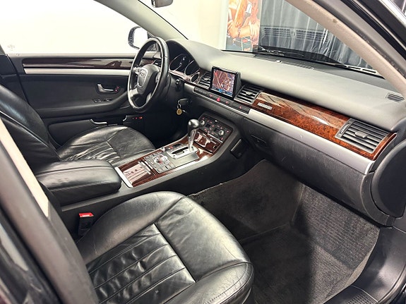 Audi A8 11 of 18