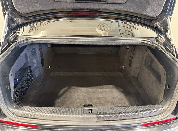 Audi A8 9 of 18