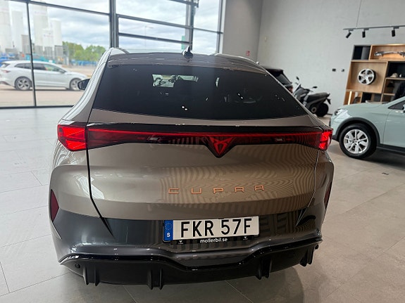 Cupra Tavascan 4 of 5