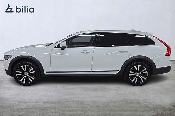 Volvo V90 Cross Country 2 of 5