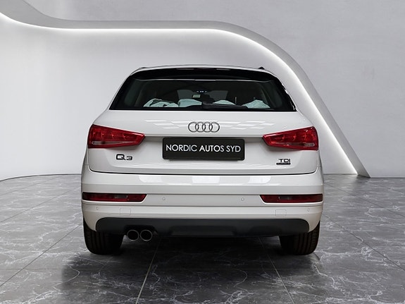 Audi Q3 4 of 5