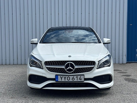 Mercedes-Benz CLA200 2 of 5