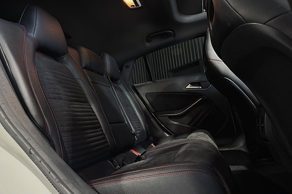 Mercedes-Benz CLA200 16 of 20