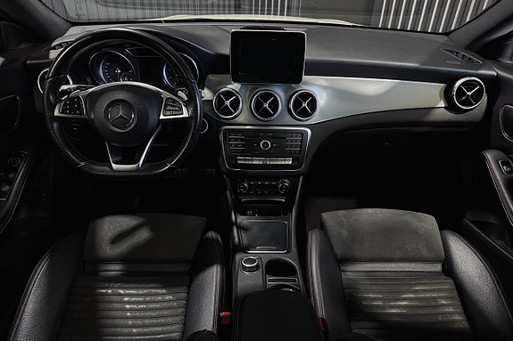Mercedes-Benz CLA200 13 of 20