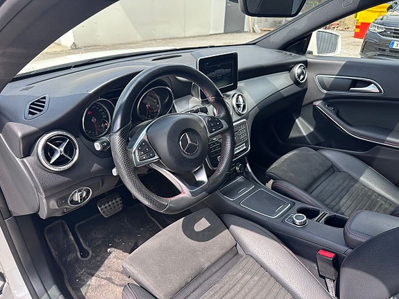 Mercedes-Benz CLA200 11 of 18